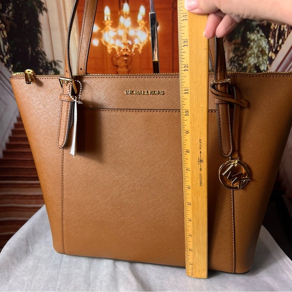 NWT Michael Kors Ciara Large Saffiano Luggage Leather Tote Bag, gorgeous - Picture 14 of 17